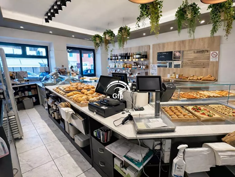 Immagine 6 di Attività commerciale in vendita  in VIA MARZO 10 a Verona