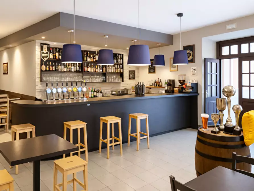 Immagine 1 di Bar / Ristorante in vendita  in via Roma 1 a Valeggio Sul Mincio