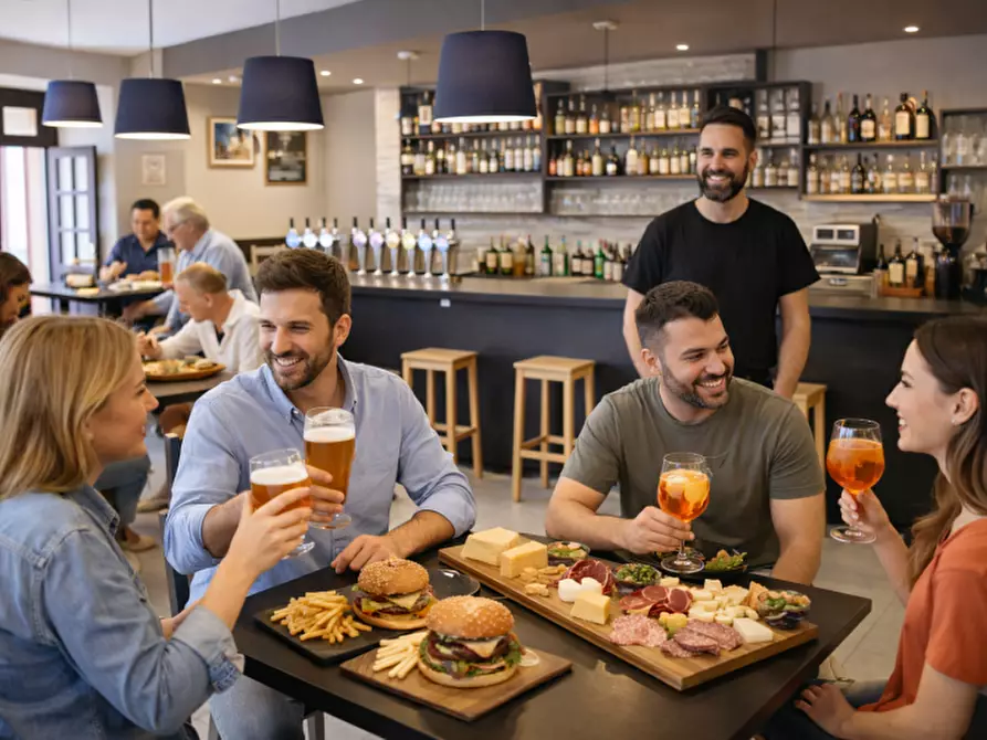 Immagine 2 di Bar / Ristorante in vendita  in via Roma 1 a Valeggio Sul Mincio