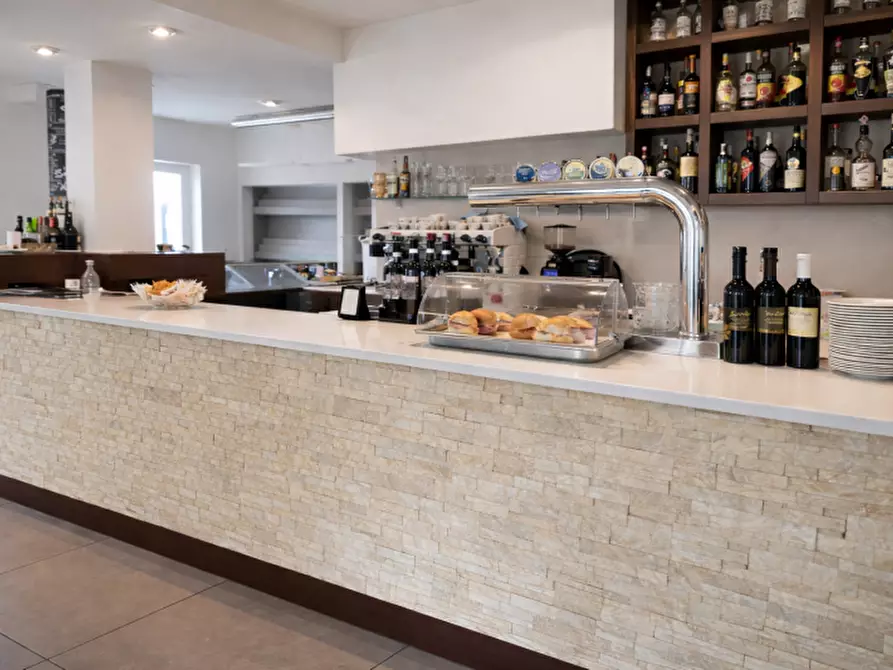 Immagine 3 di Bar / Ristorante in affitto  in VIA ROMA 162 a Verona