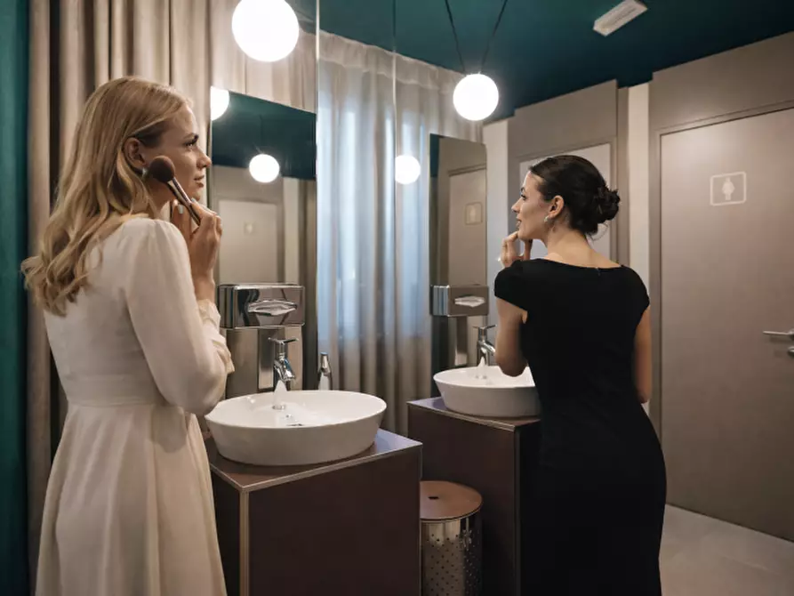 Immagine 7 di Bar / Ristorante in affitto  in VIA ROMA 100 a Peschiera Del Garda