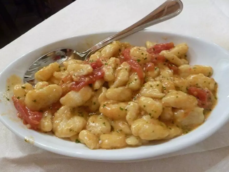 Immagine 3 di Bar / Ristorante in vendita  in VIA ROMA 100 a Verona