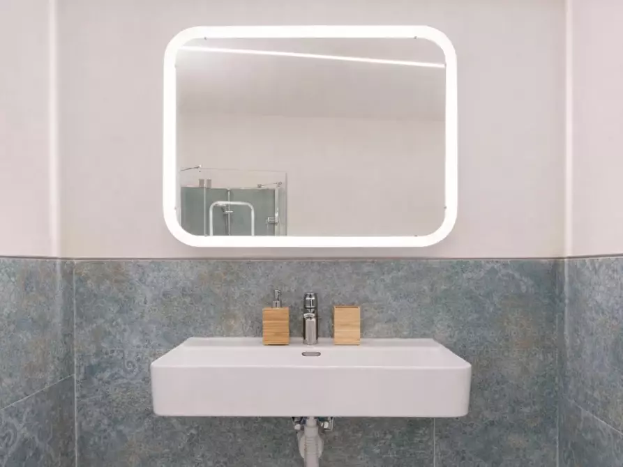 Immagine 1 di Attività commerciale in vendita  in VIA ROMA 50 a Verona