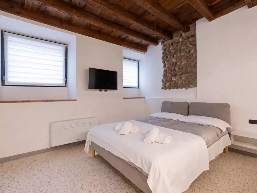 Immagine 3 di Attività commerciale in vendita  in VIA ROMA 50 a Verona