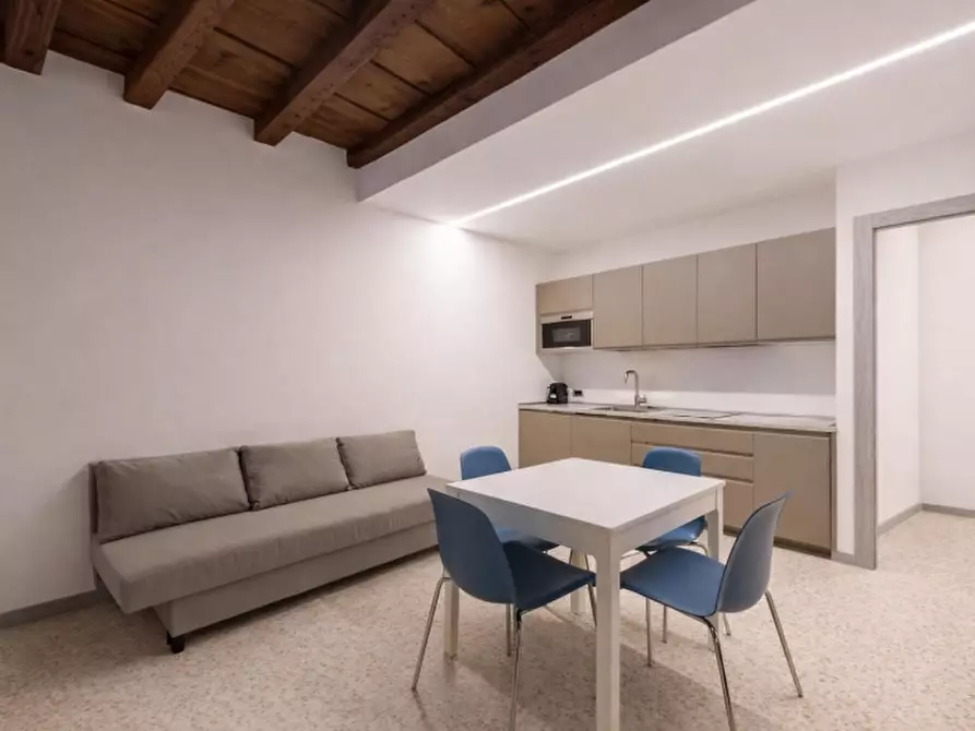 Immagine 7 di Attività commerciale in vendita  in VIA ROMA 50 a Verona