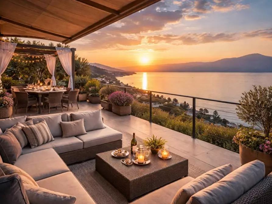 Immagine 1 di Attività commerciale in vendita  in VIA ROMA 100 a Bardolino