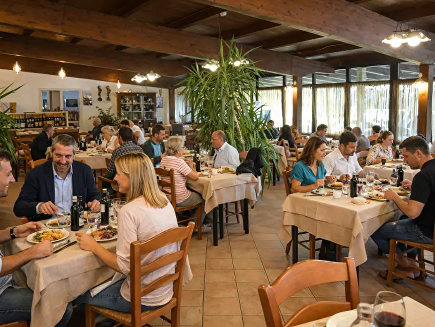 Immagine 1 di Bar / Ristorante in vendita  in VIA ROMA 100 100 a Verona