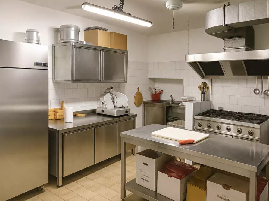 Immagine 4 di Bar / Ristorante in vendita  in via Roma 1 a Valeggio Sul Mincio