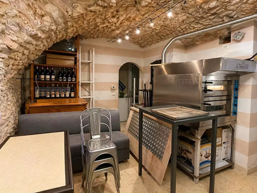 Immagine 11 di Pizzeria / Pub in vendita  in VIA MILANO 100 a Torri Del Benaco