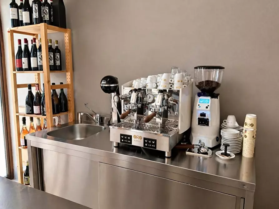 Immagine 3 di Pizzeria / Pub in vendita  in VIA MILANO 100 a Torri Del Benaco