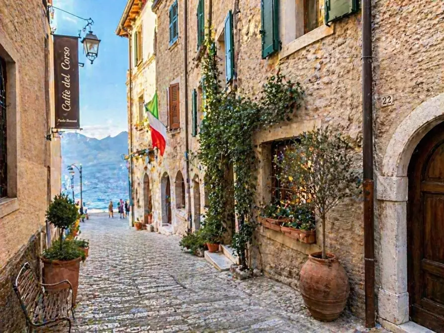 Immagine 4 di Pizzeria / Pub in vendita  in VIA MILANO 100 a Torri Del Benaco