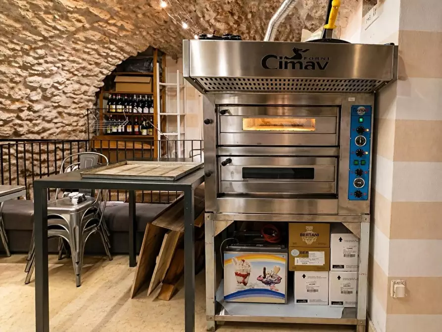 Immagine 6 di Pizzeria / Pub in vendita  in VIA MILANO 100 a Torri Del Benaco
