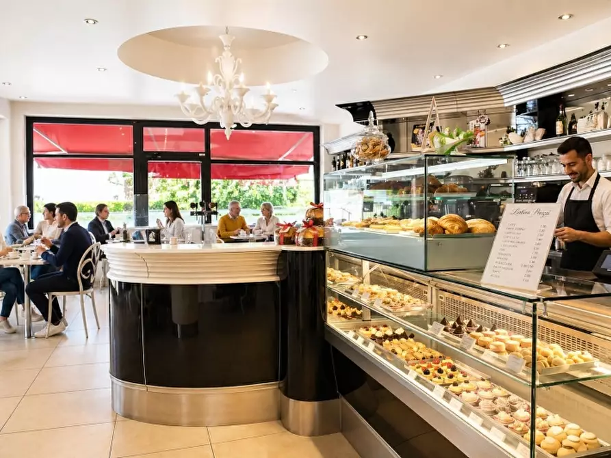 Immagine 4 di Bar / Ristorante in vendita  in Via Roma 100 a Verona