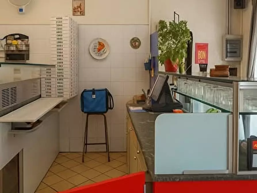 Immagine 2 di Pizzeria / Pub in vendita  in VIA ROMA 100 a Verona