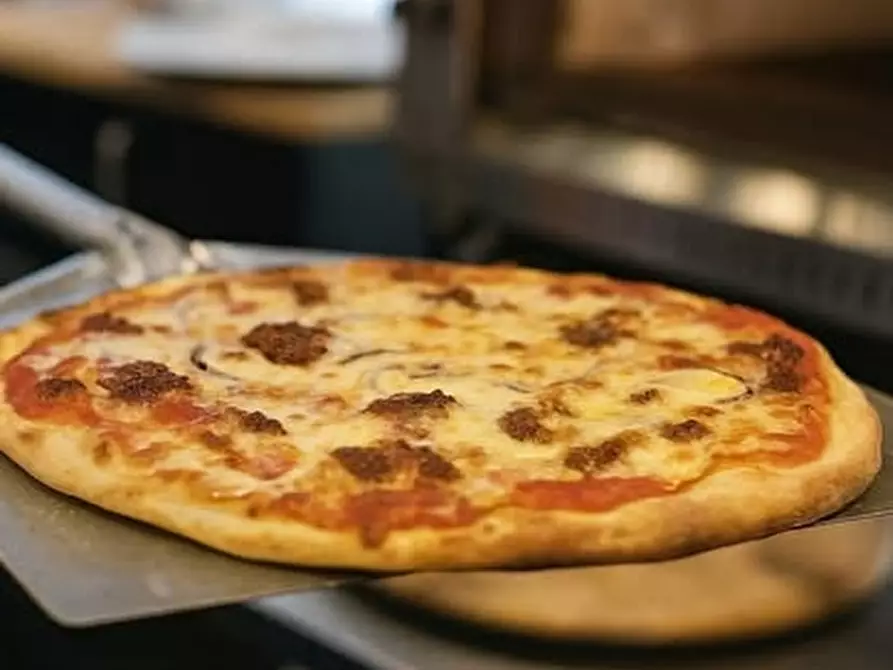 Immagine 6 di Pizzeria / Pub in vendita  in VIA ROMA 100 a Verona