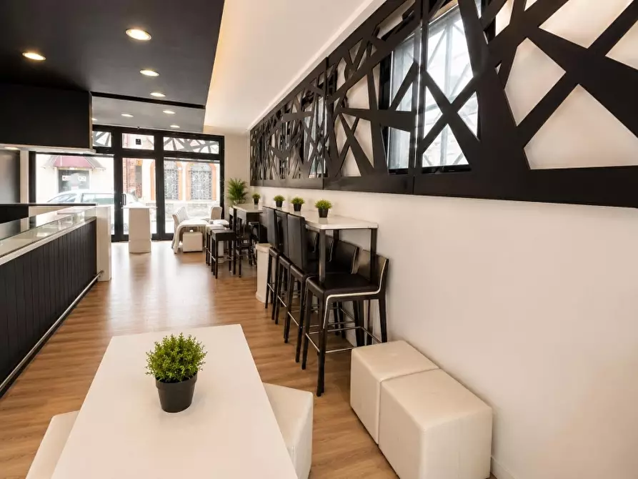 Immagine 4 di Bar / Ristorante in vendita  in VIA ROMA 100 a Mantova