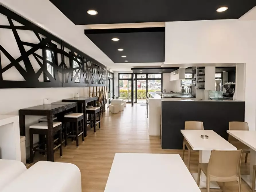 Immagine 5 di Bar / Ristorante in vendita  in VIA ROMA 100 a Mantova