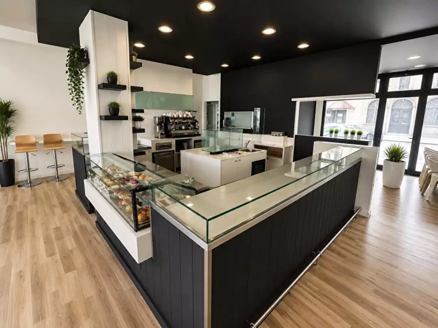 Immagine 6 di Bar / Ristorante in vendita  in VIA ROMA 100 a Mantova