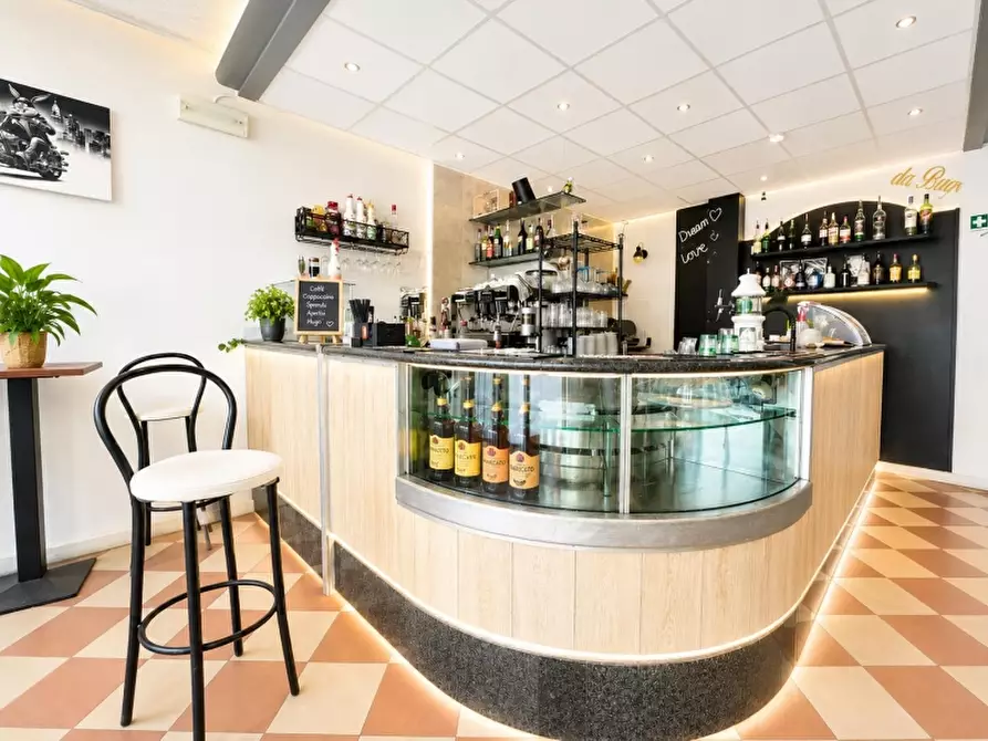 Immagine 1 di Bar / Ristorante in vendita  in VIA ROMA 100 a Mantova