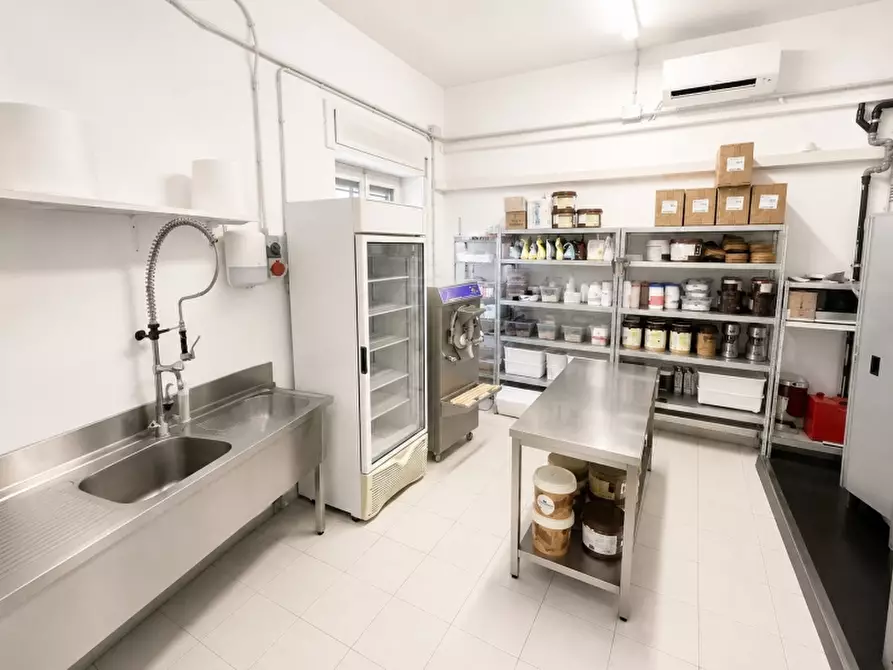 Immagine 7 di Bar / Ristorante in vendita  in viale delle Nazioni a Verona