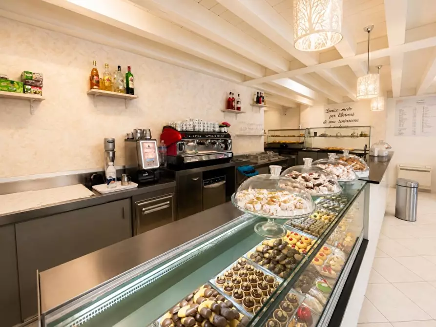 Immagine 20 di Bar / Ristorante in vendita  in VIA ROMA 100 a Villafranca Di Verona