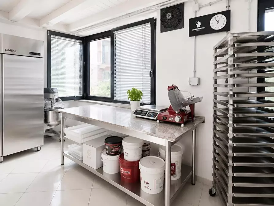 Immagine 9 di Bar / Ristorante in vendita  in VIA ROMA 100 a Villafranca Di Verona