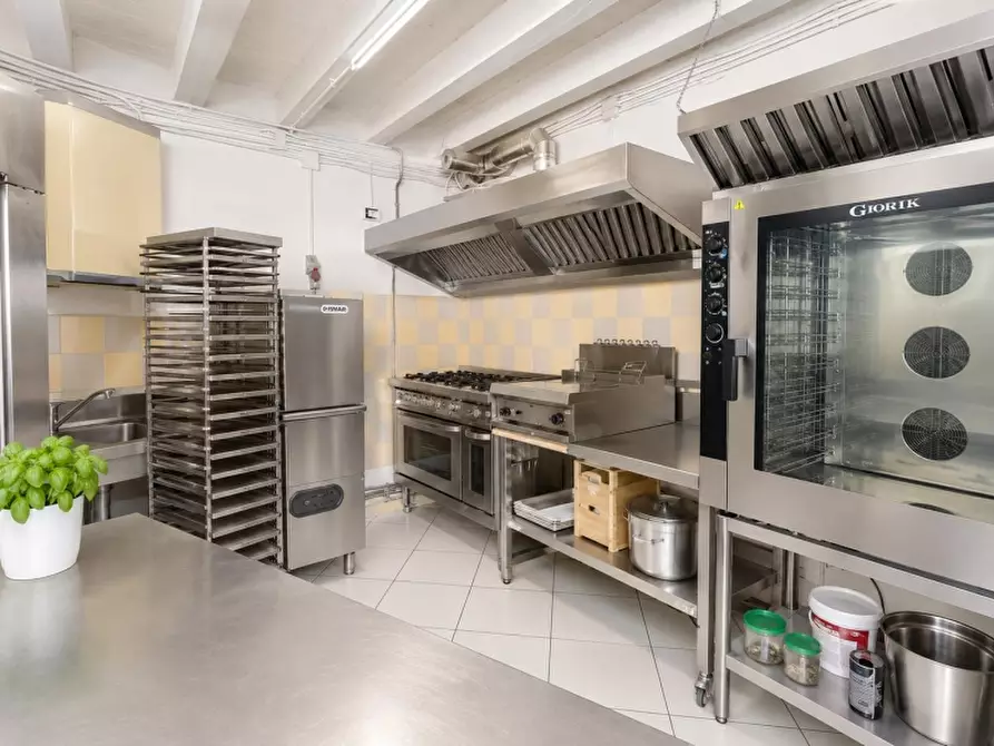Immagine 11 di Bar / Ristorante in vendita  in VIA ROMA 100 a Villafranca Di Verona