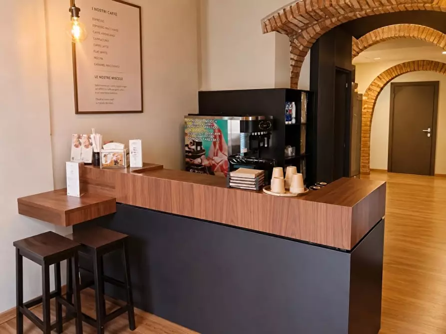 Immagine 13 di Attività commerciale in vendita  in VIALE ROMA 1 a Lazise