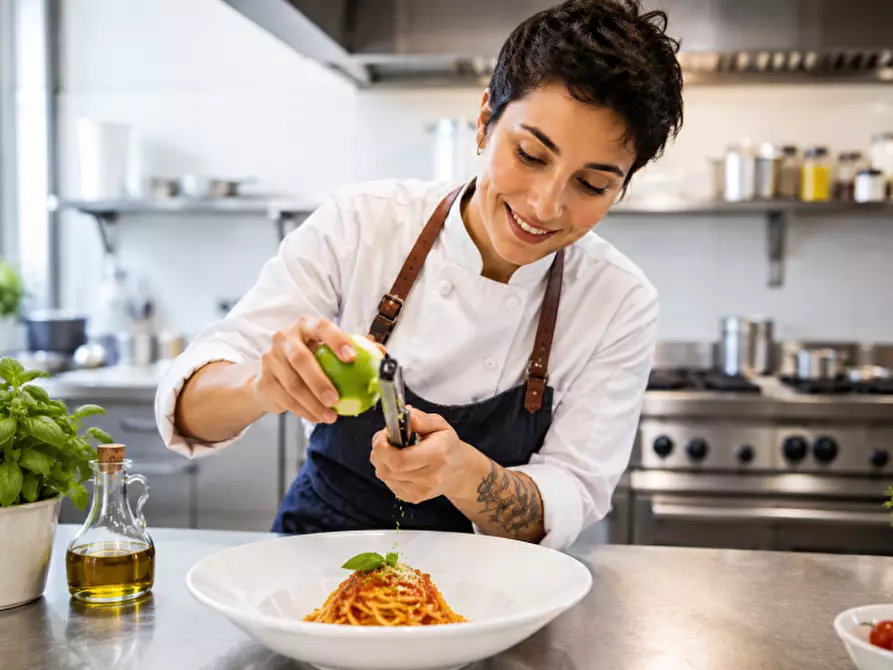 Immagine 1 di Bar / Ristorante in vendita  in VIA ROMA 100 a Verona