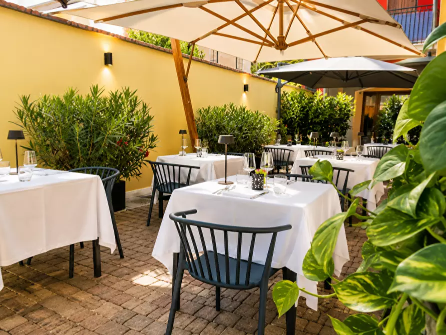 Immagine 5 di Bar / Ristorante in vendita  in VIA ROMA 100 a Verona