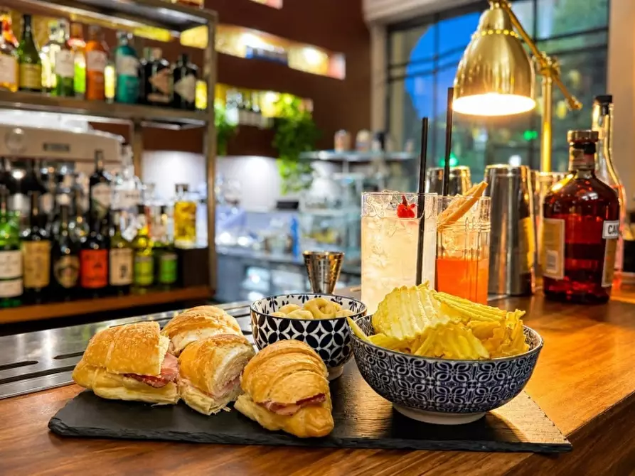 Immagine 2 di Bar / Ristorante in vendita  in VIA ROMA 100 a Asola