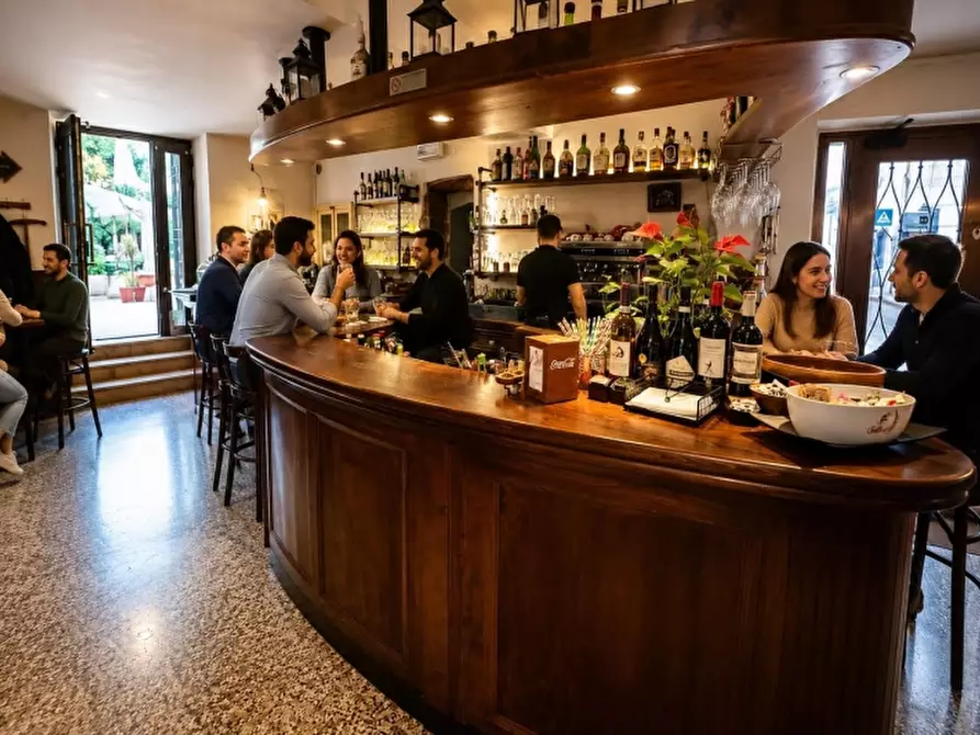 Immagine 2 di Bar / Ristorante in vendita  in VIA ROMA 100 a Caprino Veronese