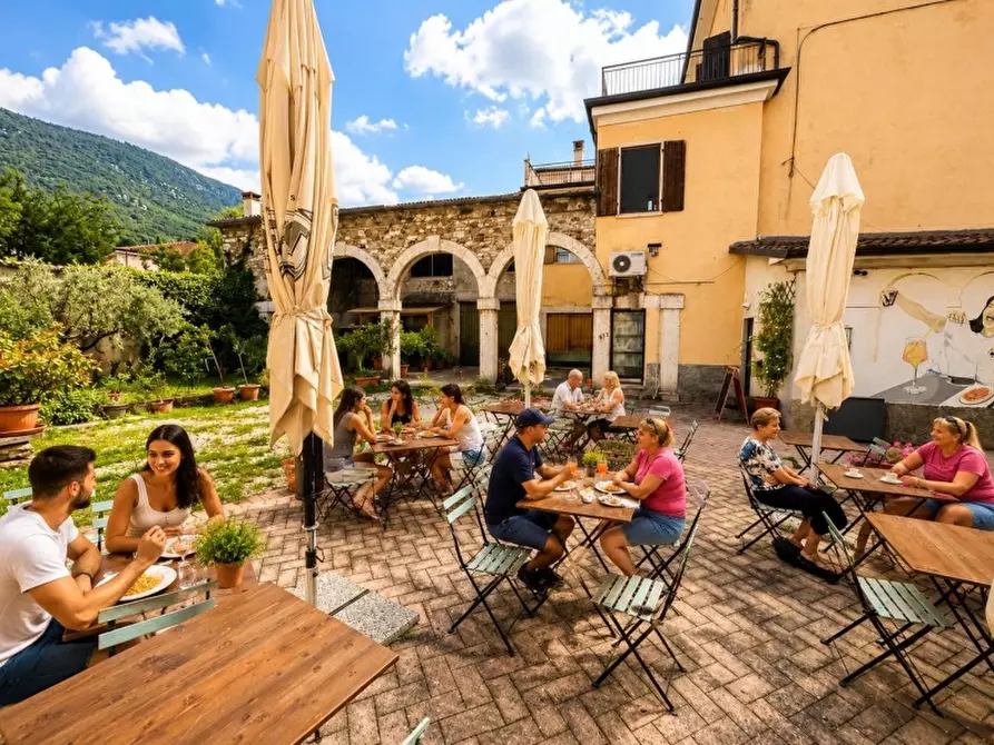 Immagine 4 di Bar / Ristorante in vendita  in VIA ROMA 100 a Caprino Veronese