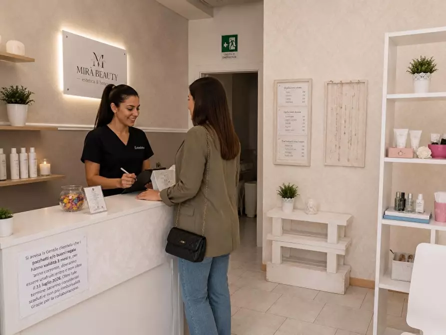 Immagine 5 di Attività commerciale in vendita  in VIA ROMA 100 a Verona