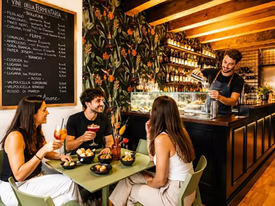 Immagine 5 di Bar / Ristorante in vendita  in VIA ROMA 100 a Peschiera Del Garda