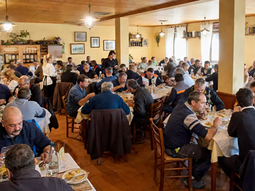 Immagine 9 di Bar / Ristorante in vendita  in VIA ROMA 100 a Sommacampagna