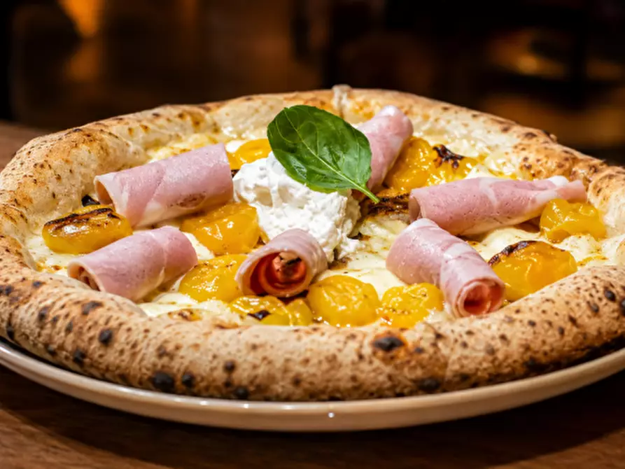 Immagine 9 di Bar / Ristorante in vendita  in VIA ROMA 100 a Sirmione