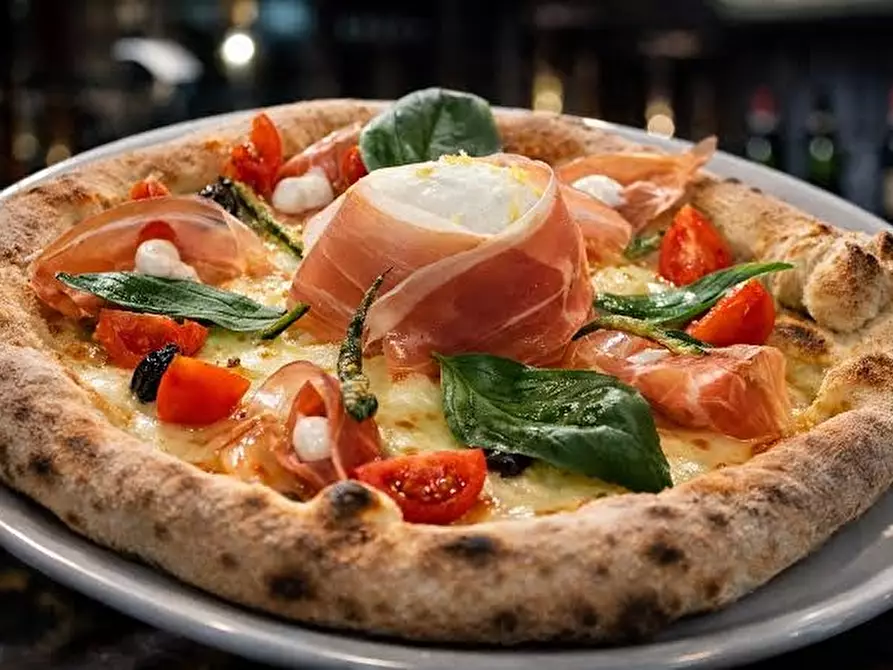 Immagine 2 di Pizzeria / Pub in vendita  in via roma 100 a Peschiera Del Garda