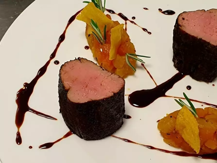 Immagine 3 di Bar / Ristorante in vendita  in viale delle Nazioni 10 a Peschiera Del Garda