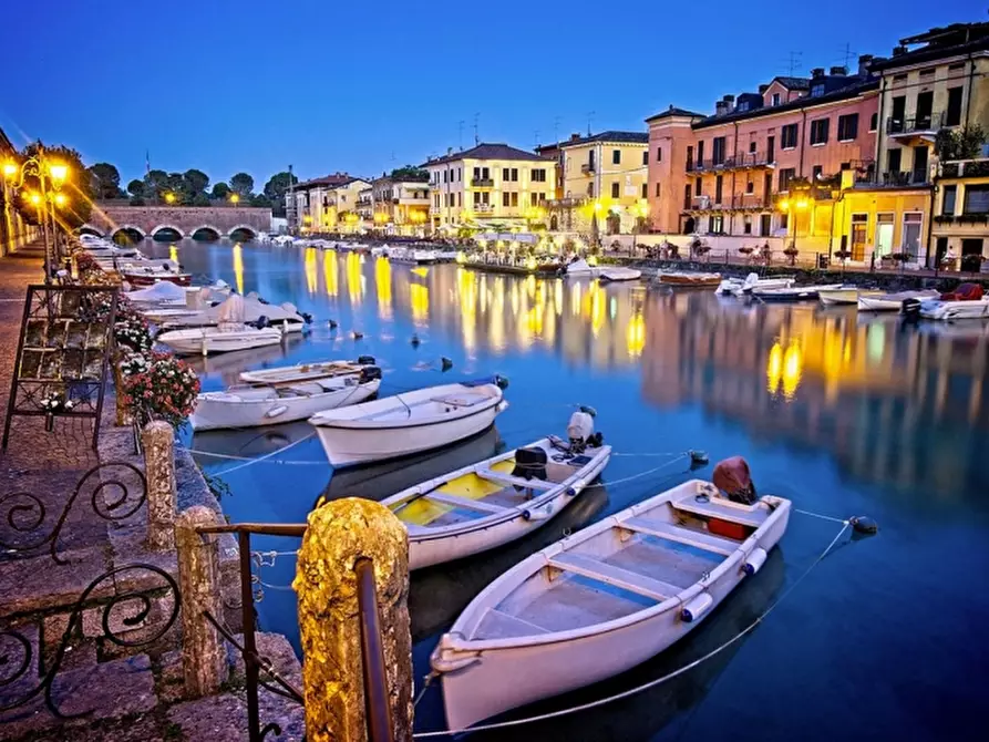 Immagine 5 di Bar / Ristorante in vendita  in viale delle Nazioni 10 a Peschiera Del Garda