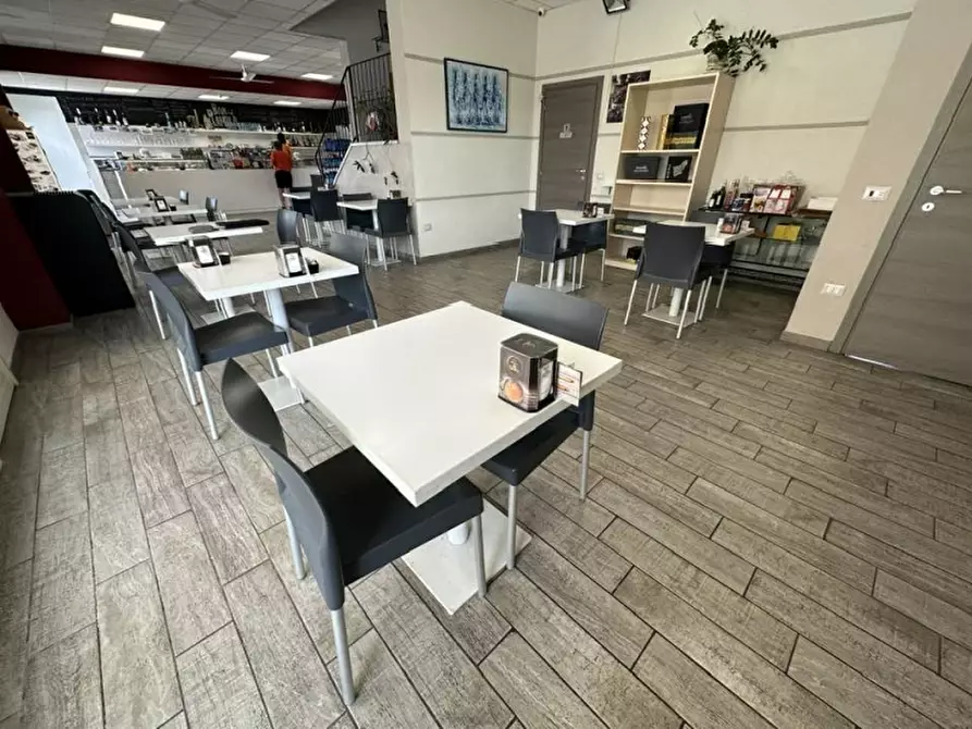 Immagine 2 di Bar / Ristorante in vendita  in VIALE DELLE NAZIONI , 10 a Mantova