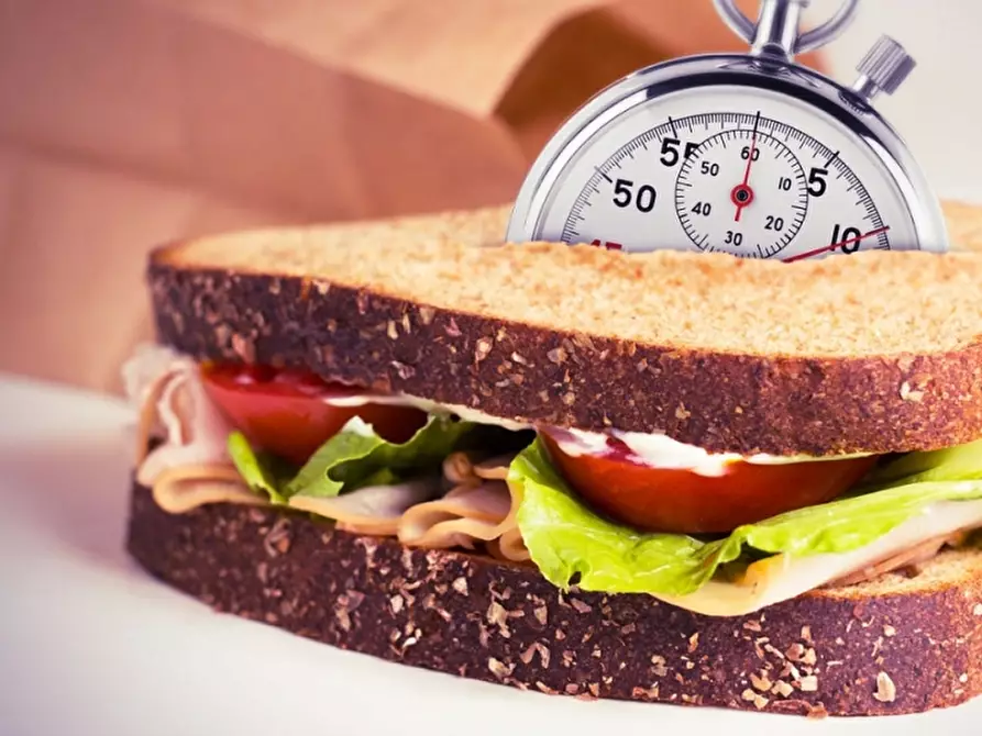 Immagine 8 di Bar / Ristorante in vendita  in VIALE DELLE NAZIONI , 10 a Mantova