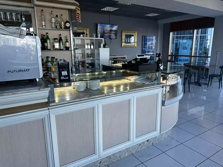 Immagine 1 di Bar / Ristorante in vendita  in VIALE DELLE NAZIONI 10 a Mantova