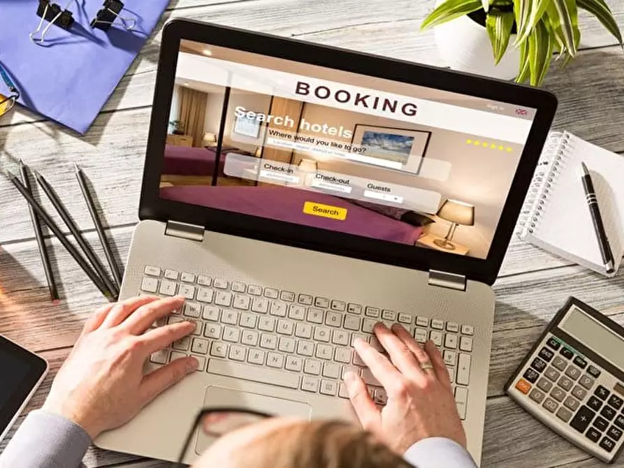 Immagine 4 di Attività commerciale in vendita  in VIALE DELLE NAZIONI 10 a Mantova