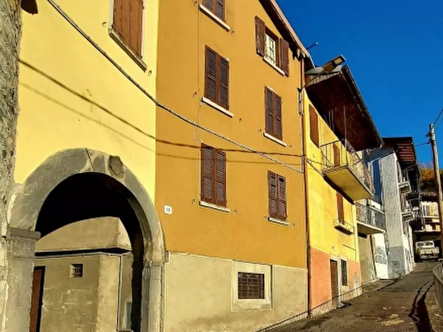 Immagine 1 di Porzione di casa in vendita  a Bienno