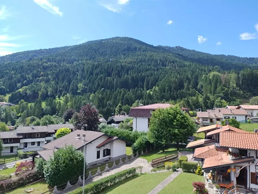 Immagine 9 di Appartamento in vendita  a Borno