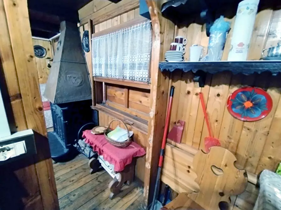 Immagine 16 di Baita in vendita  a Borno