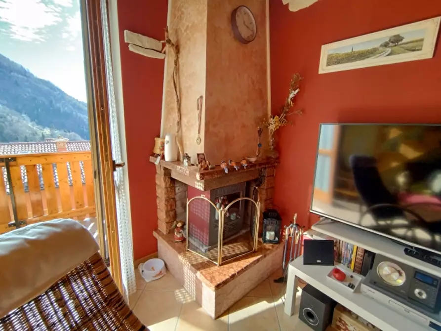 Immagine 4 di Appartamento in vendita  in Viale dei Castagni a Lozio