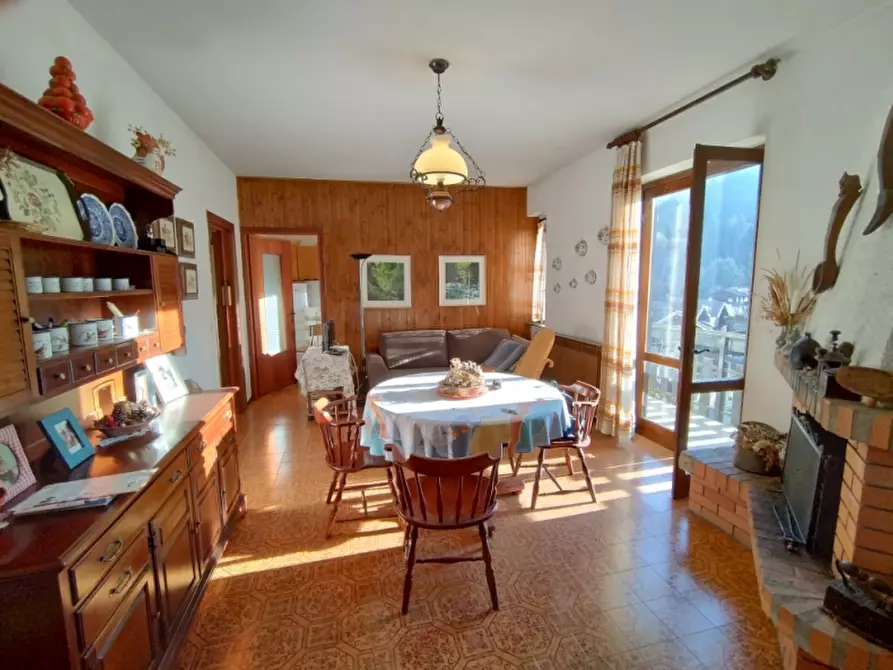 Immagine 1 di Appartamento in vendita  a Borno