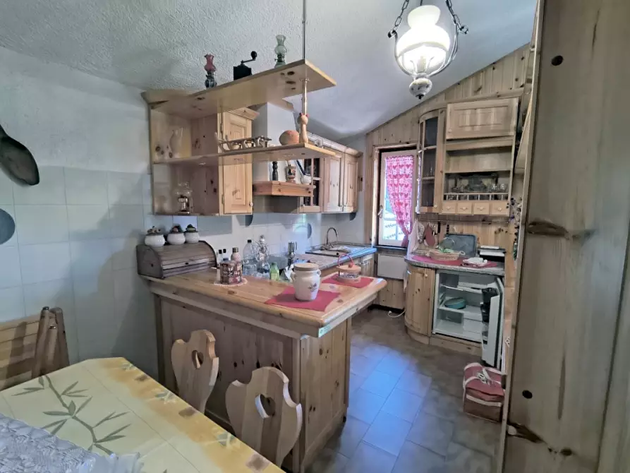 Immagine 3 di Appartamento in vendita  a Borno